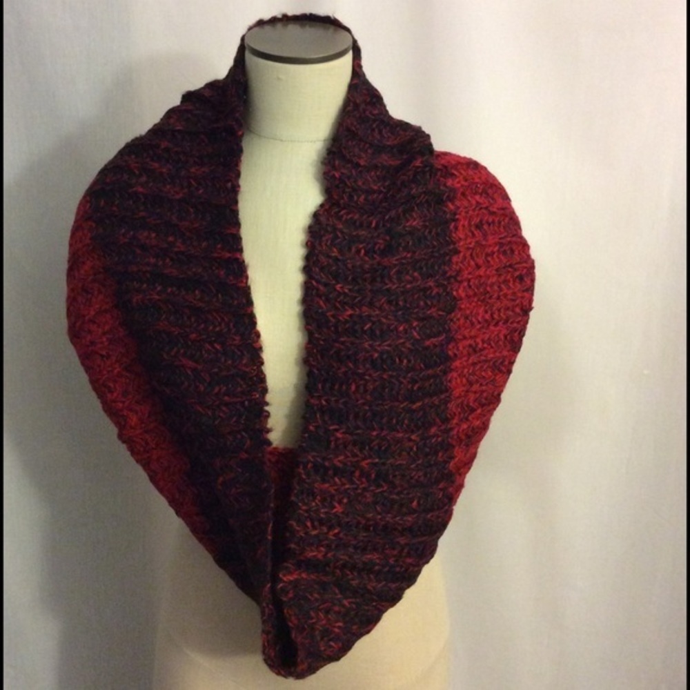 NWOT Red and Black Infinity Scarf Great Gift